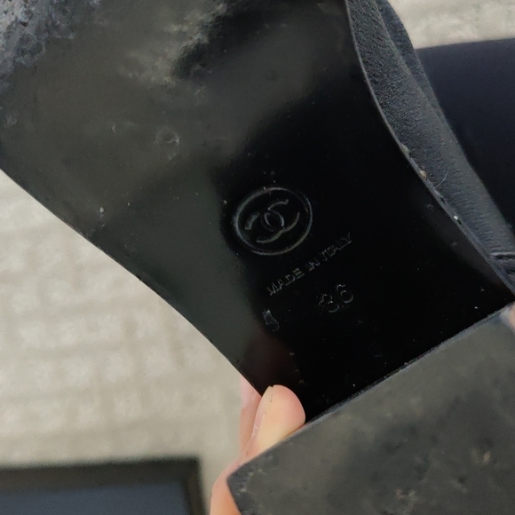 Authentic Chanel black high heeled boot for women - Picture 7 of 7